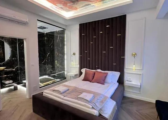 Skyline View Penthouses Apartment
