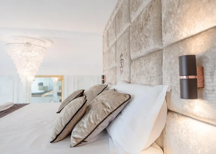 Skyline View Penthouses *